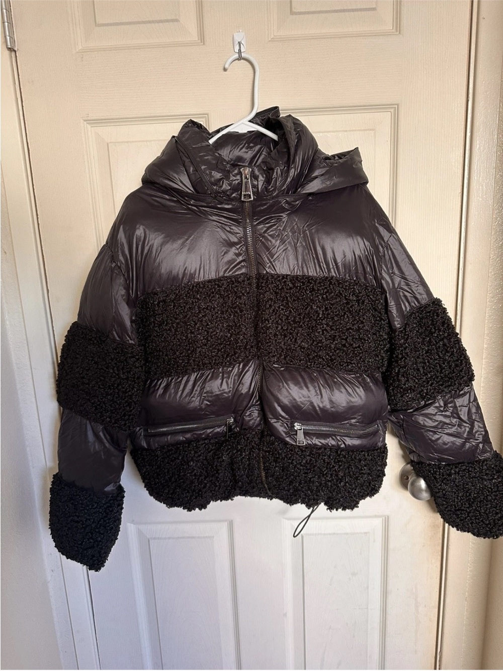 DKNY warm winter Women's Puffer Jacket with Sherpa Accent Large - Picture 2 of 9
